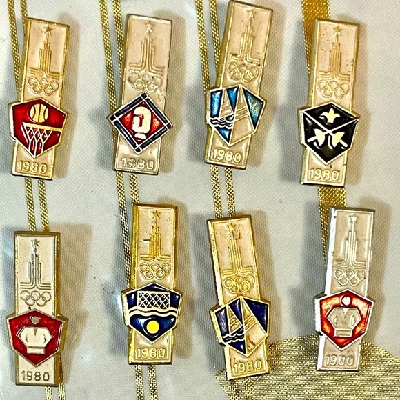 VTG Set of 22  pcs Pins Badges Olympic Games 1980 Moscow Soviet Union Sport USSR - Picture 3 of 6